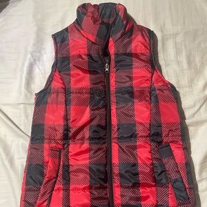 ⭐️ 5 for $25 ⭐️ Vest 🖤❤️